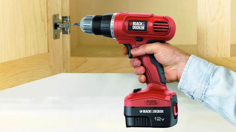 Peut-on percer avec une visseuse à choc sans endommager le matériel ?